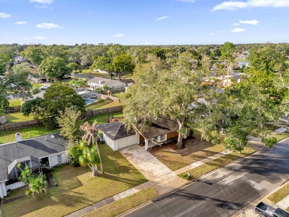 Active With Contract: $385,000 (3 beds, 2 baths, 1204 Square Feet)