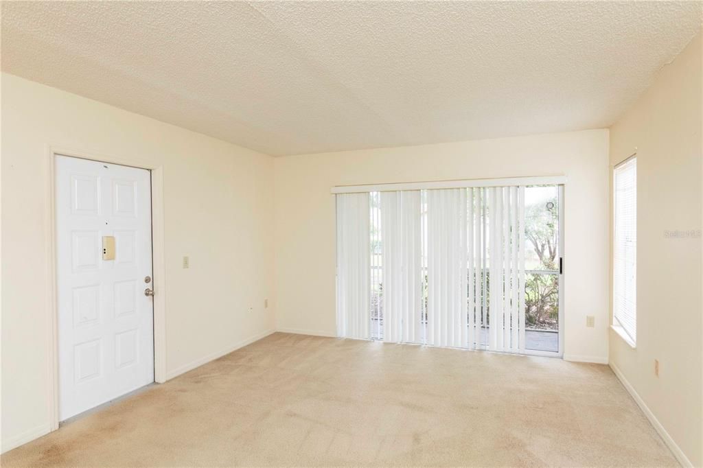 For Sale: $139,000 (2 beds, 2 baths, 1035 Square Feet)