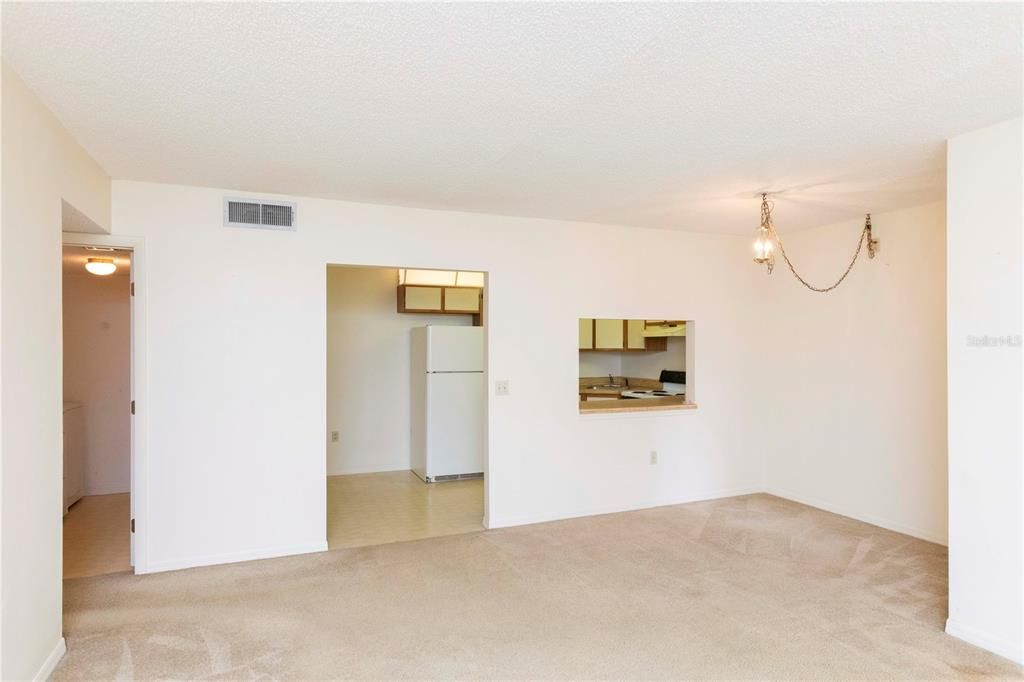 For Sale: $139,000 (2 beds, 2 baths, 1035 Square Feet)