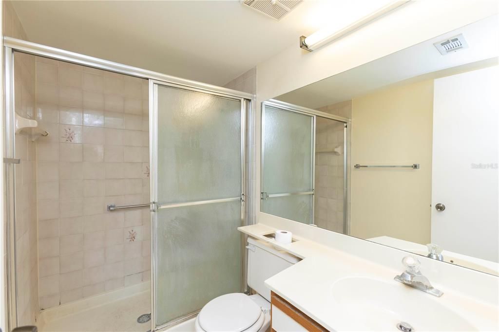 For Sale: $139,000 (2 beds, 2 baths, 1035 Square Feet)