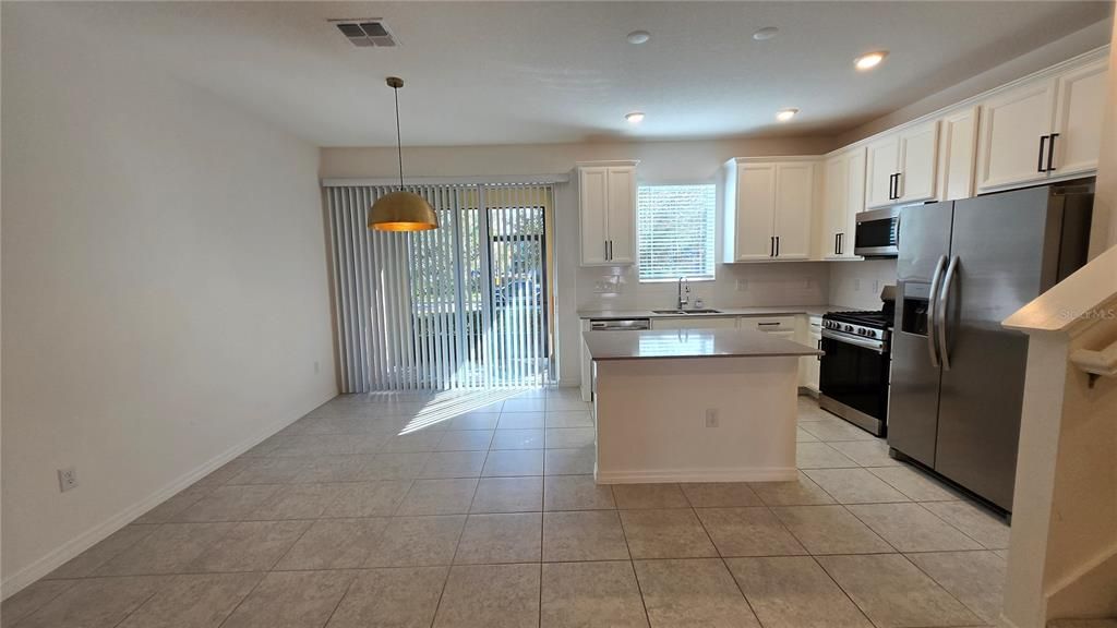 For Rent: $2,300 (3 beds, 2 baths, 1604 Square Feet)