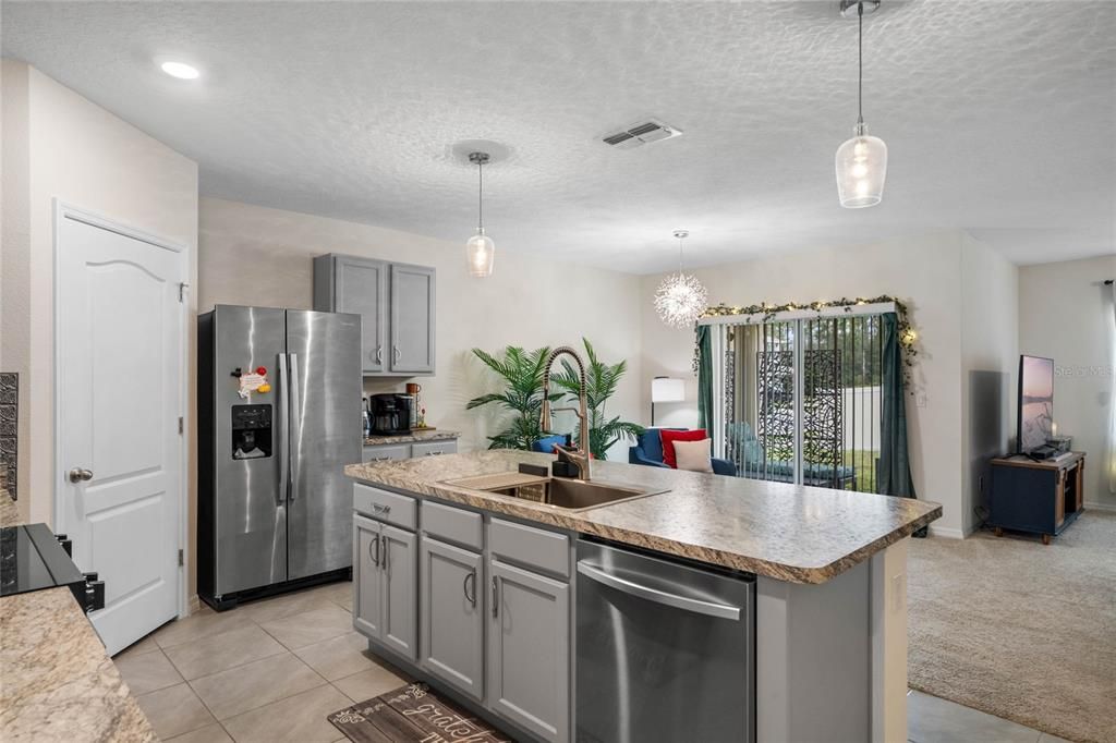 For Sale: $380,000 (4 beds, 2 baths, 1851 Square Feet)