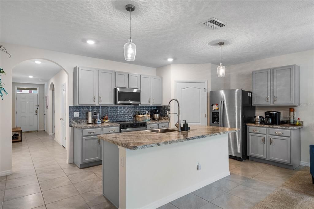 For Sale: $380,000 (4 beds, 2 baths, 1851 Square Feet)