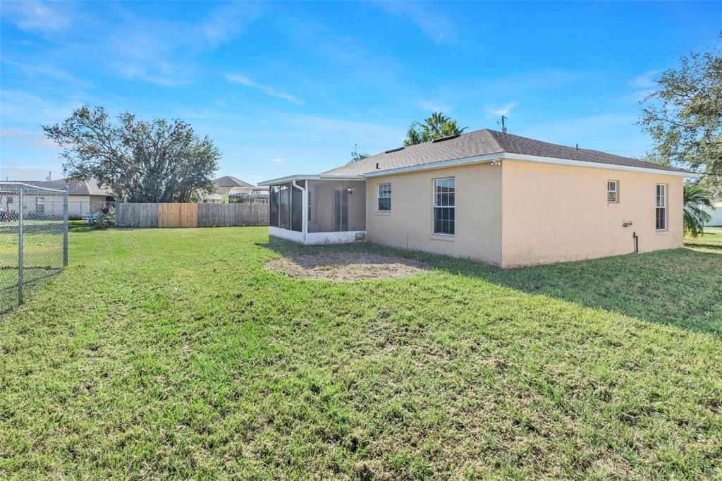 For Sale: $225,000 (3 beds, 2 baths, 1174 Square Feet)