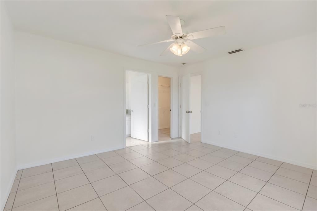 For Sale: $225,000 (3 beds, 2 baths, 1174 Square Feet)