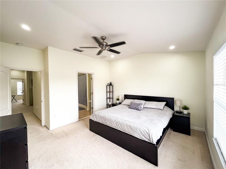 For Sale: $294,500 (2 beds, 2 baths, 1660 Square Feet)