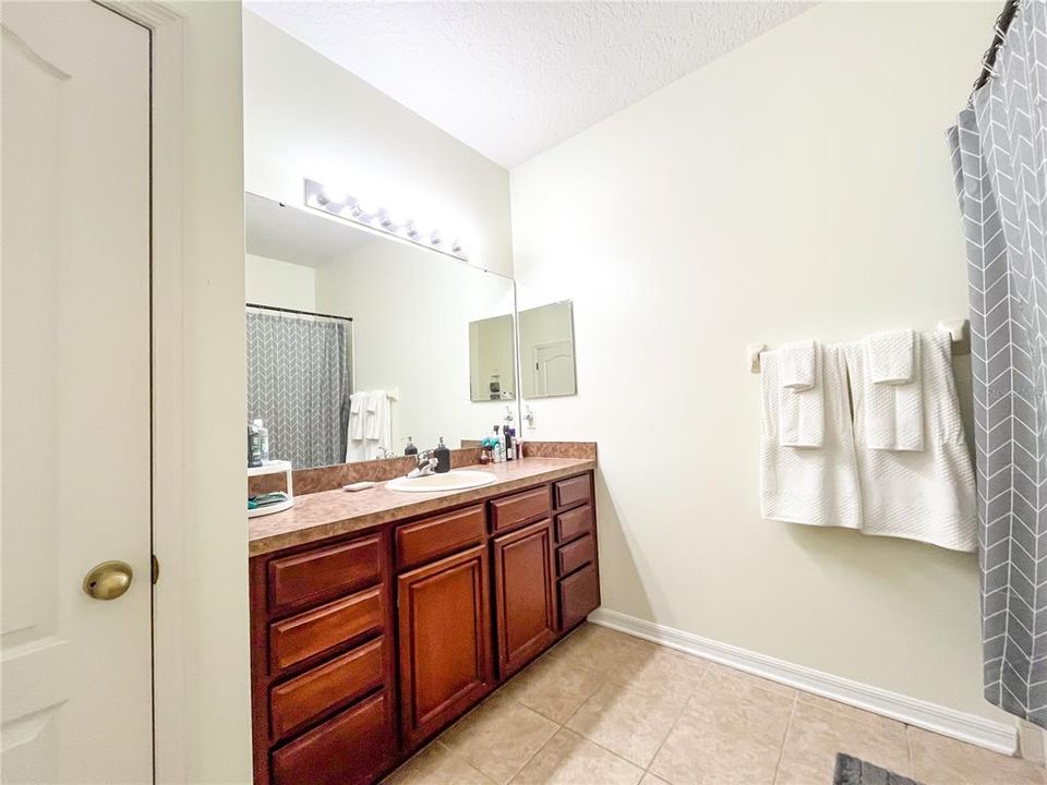 For Sale: $294,500 (2 beds, 2 baths, 1660 Square Feet)