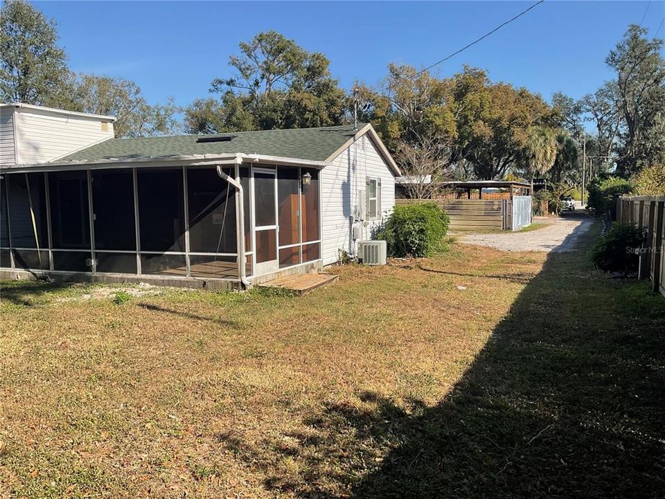 For Sale: $700,000 (2 beds, 2 baths, 920 Square Feet)