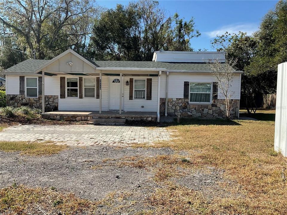 For Sale: $700,000 (2 beds, 2 baths, 920 Square Feet)