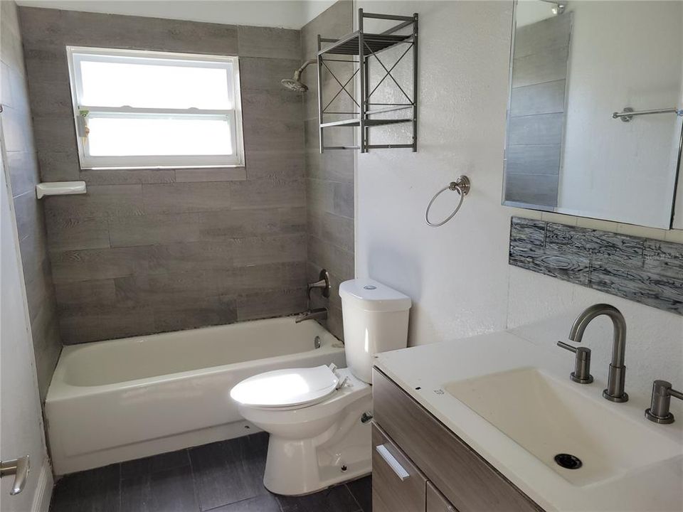 For Sale: $207,500 (3 beds, 2 baths, 1118 Square Feet)