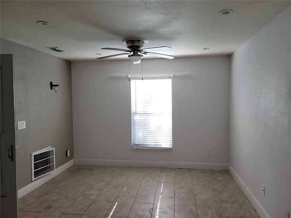 For Sale: $207,500 (3 beds, 2 baths, 1118 Square Feet)