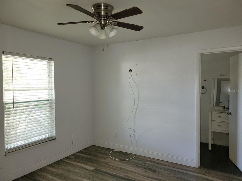 For Sale: $207,500 (3 beds, 2 baths, 1118 Square Feet)