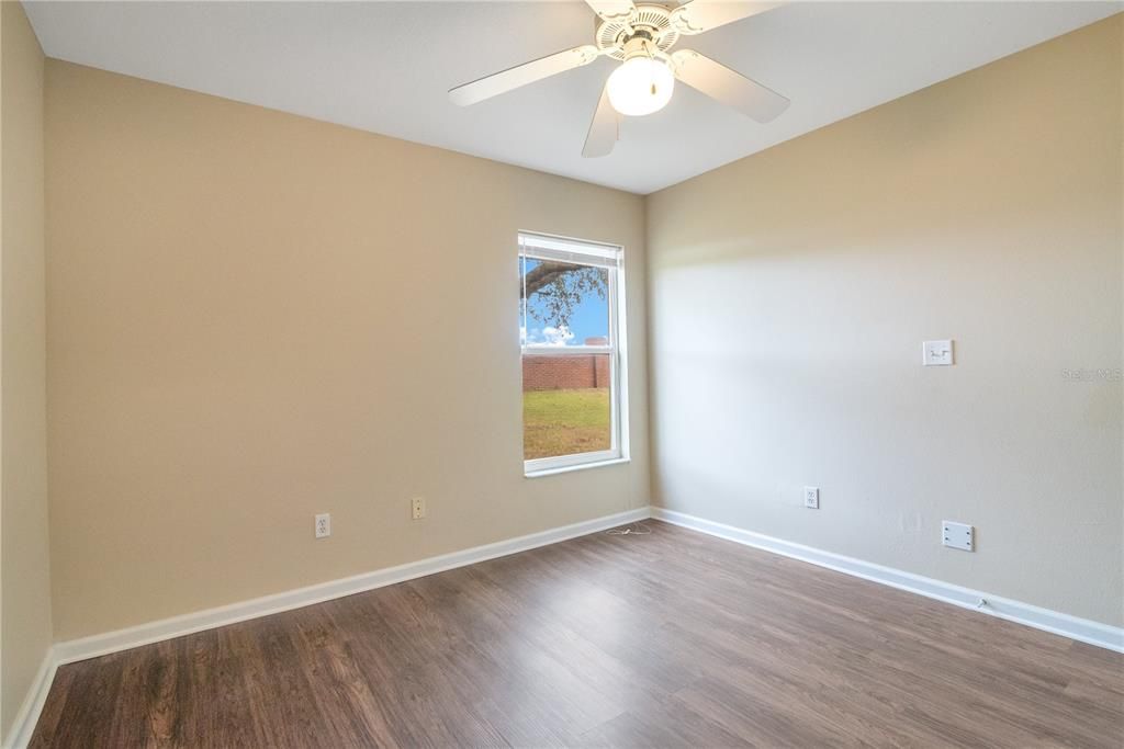 For Sale: $339,900 (3 beds, 2 baths, 1518 Square Feet)