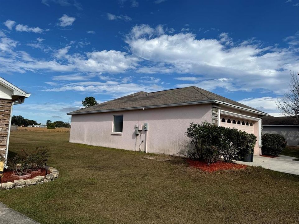 For Sale: $309,900 (3 beds, 2 baths, 1561 Square Feet)