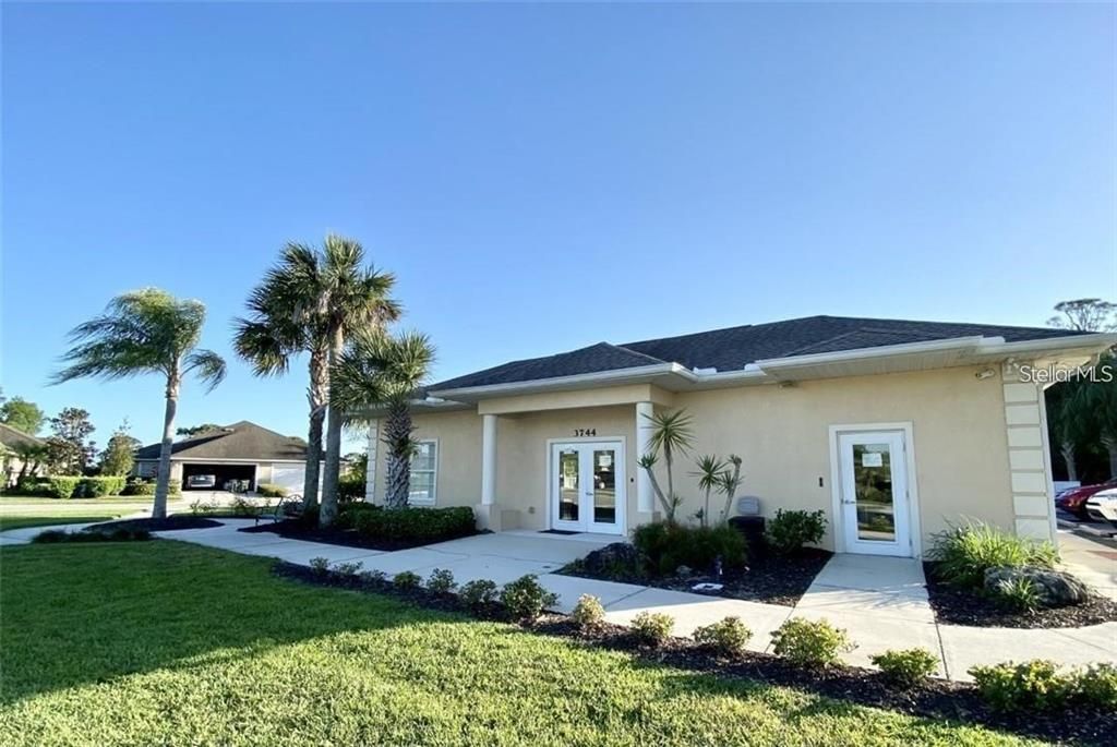 Clubhouse with kitchen and small exercise room.