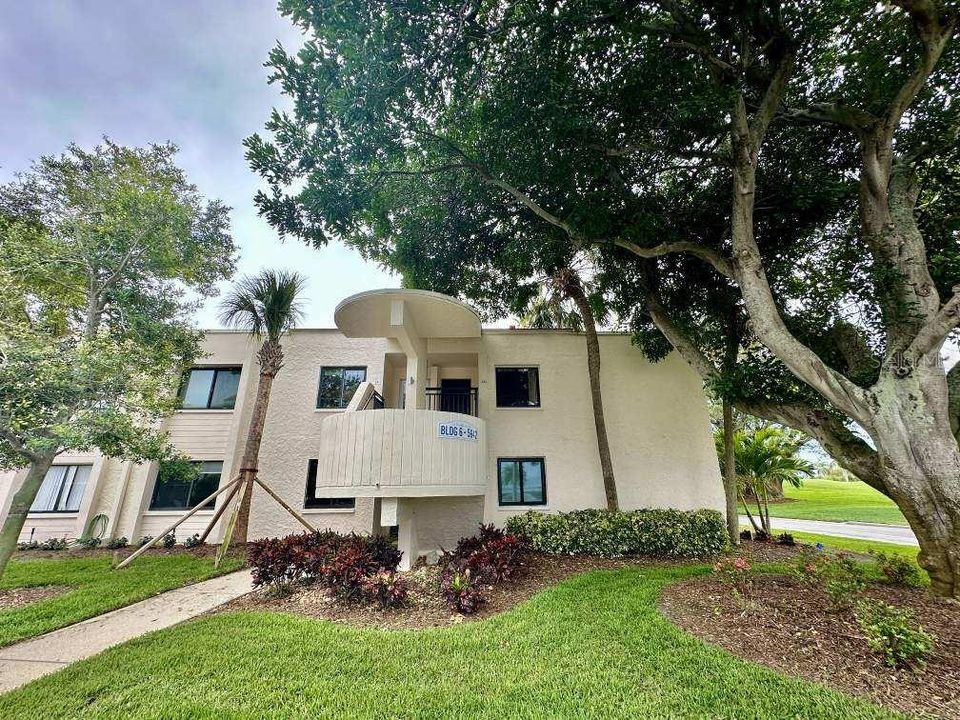 Building 6 is conveniently located right across street from pool and Boca Ciega Bay