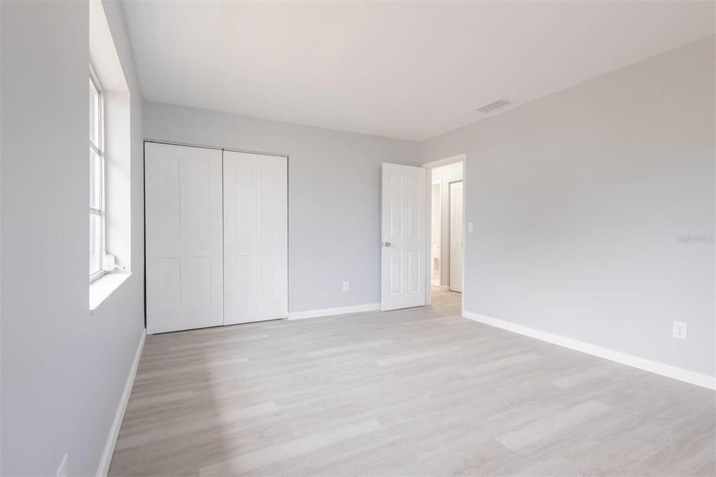 For Sale: $259,000 (3 beds, 2 baths, 1378 Square Feet)