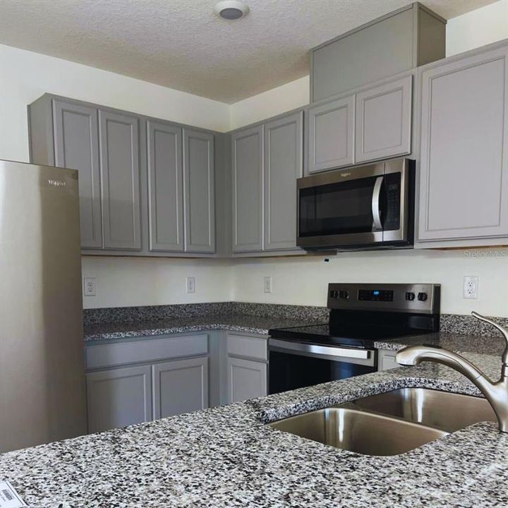 For Rent: $2,450 (3 beds, 2 baths, 1504 Square Feet)