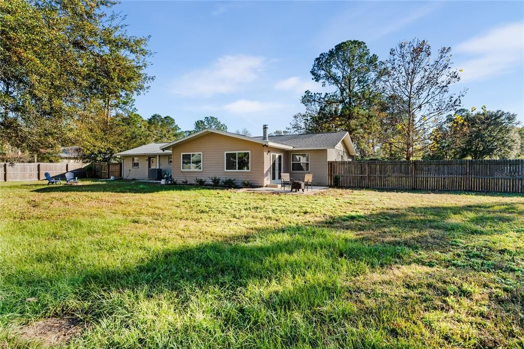 For Sale: $324,900 (3 beds, 2 baths, 1672 Square Feet)