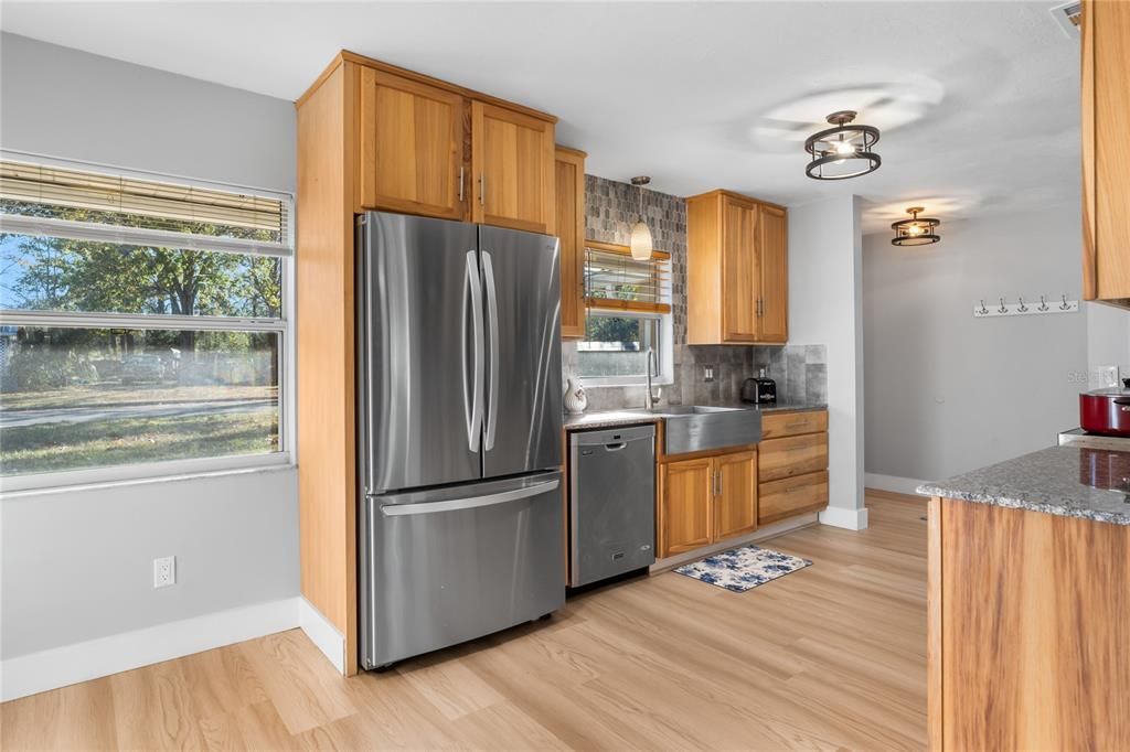 For Sale: $324,900 (3 beds, 2 baths, 1672 Square Feet)