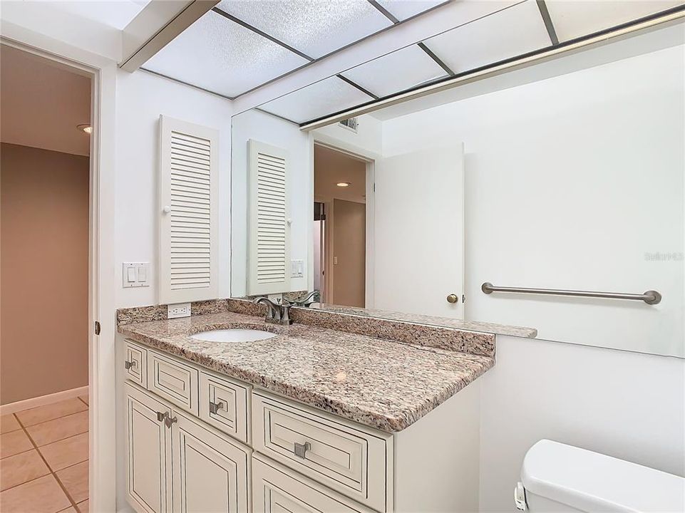 2nd Bathroom