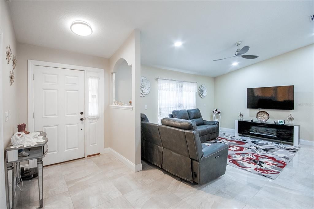 For Sale: $365,000 (3 beds, 2 baths, 1350 Square Feet)