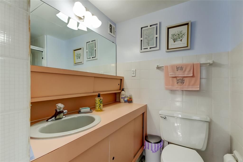 For Sale: $375,000 (2 beds, 2 baths, 1295 Square Feet)