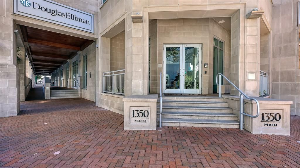 В аренду: $9,500 (2 спален, 2 ванн, 1165 Квадратных фут)