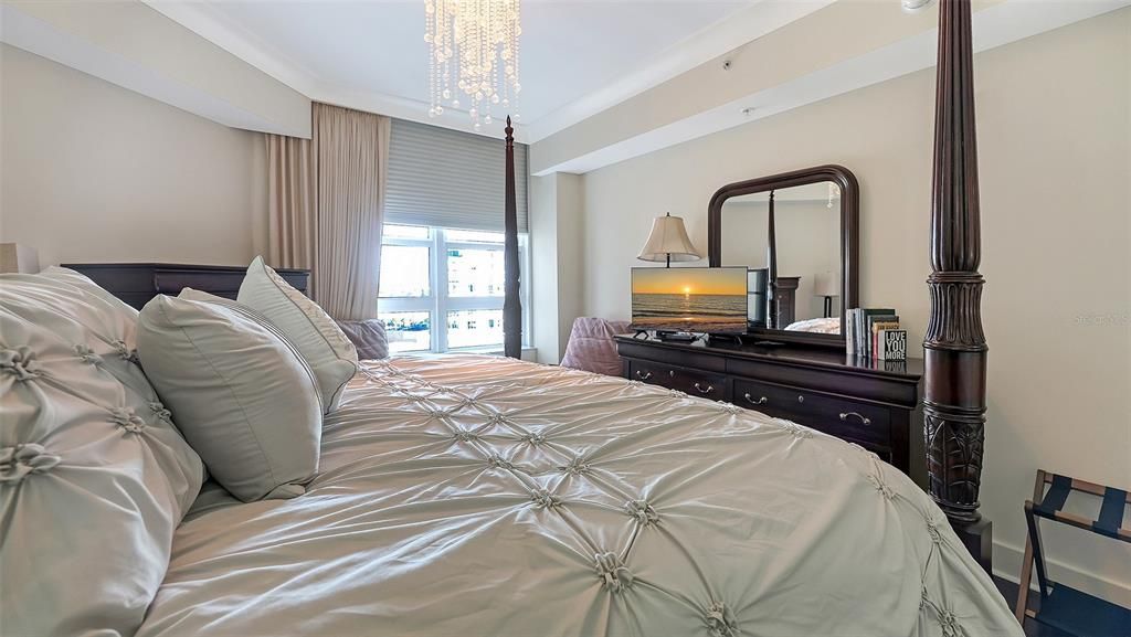 В аренду: $9,500 (2 спален, 2 ванн, 1165 Квадратных фут)