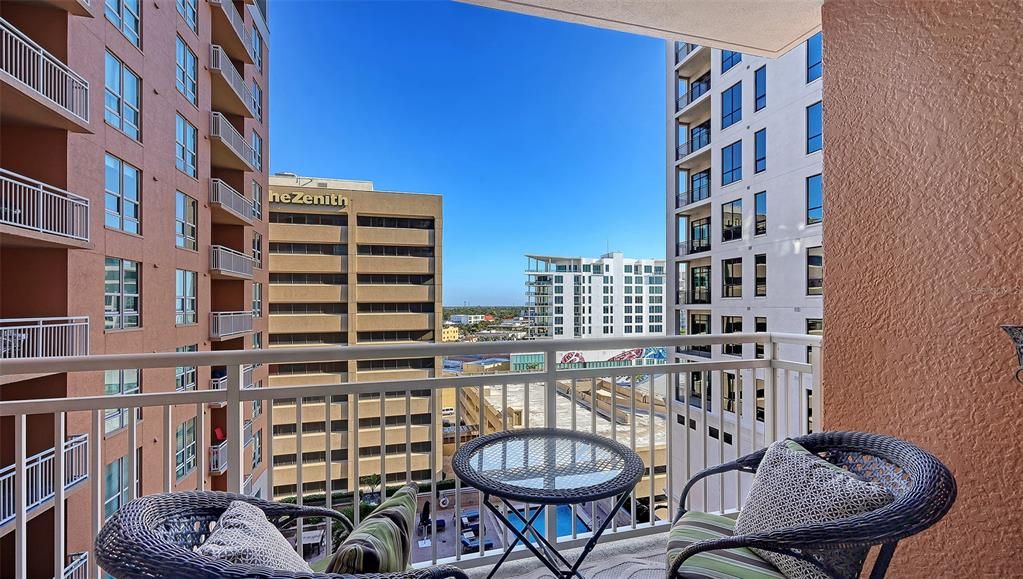 В аренду: $9,500 (2 спален, 2 ванн, 1165 Квадратных фут)