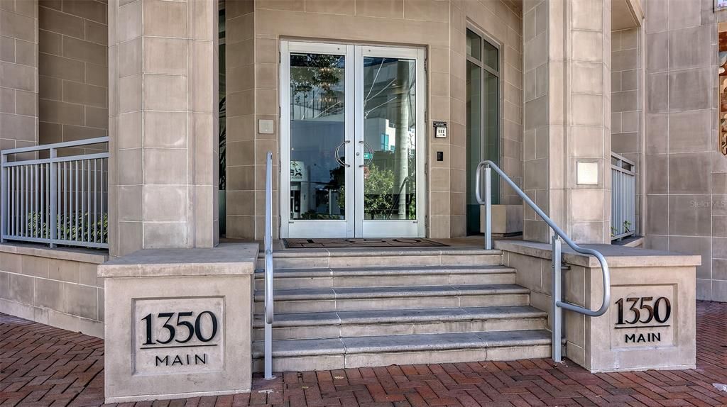 В аренду: $9,500 (2 спален, 2 ванн, 1165 Квадратных фут)