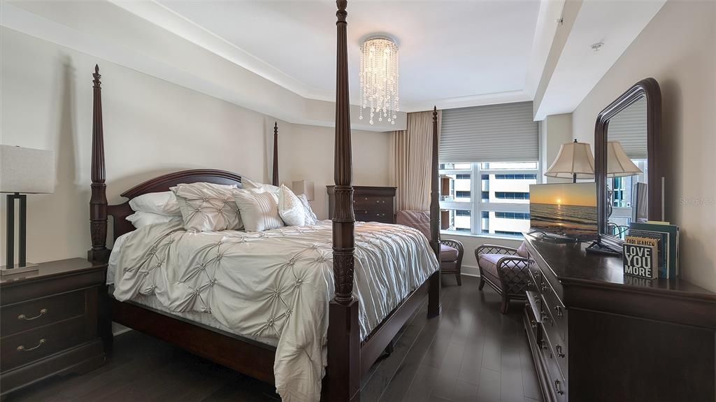 В аренду: $9,500 (2 спален, 2 ванн, 1165 Квадратных фут)