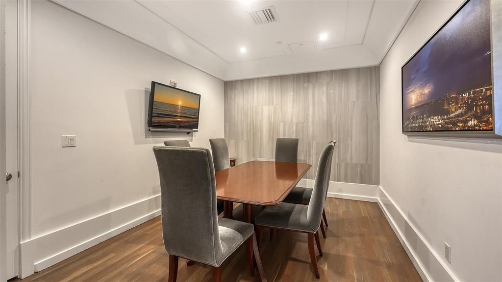 В аренду: $9,500 (2 спален, 2 ванн, 1165 Квадратных фут)