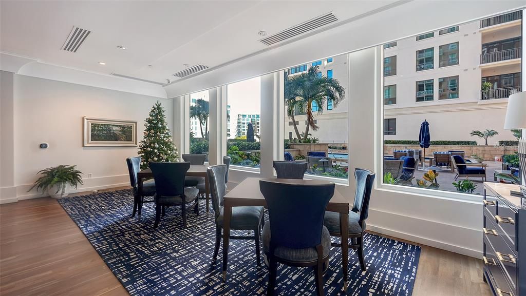 В аренду: $9,500 (2 спален, 2 ванн, 1165 Квадратных фут)