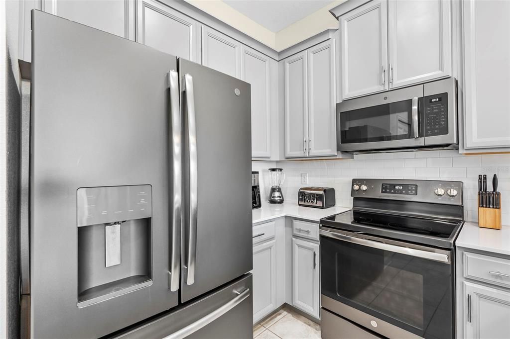 For Rent: $2,400 (2 beds, 2 baths, 1388 Square Feet)