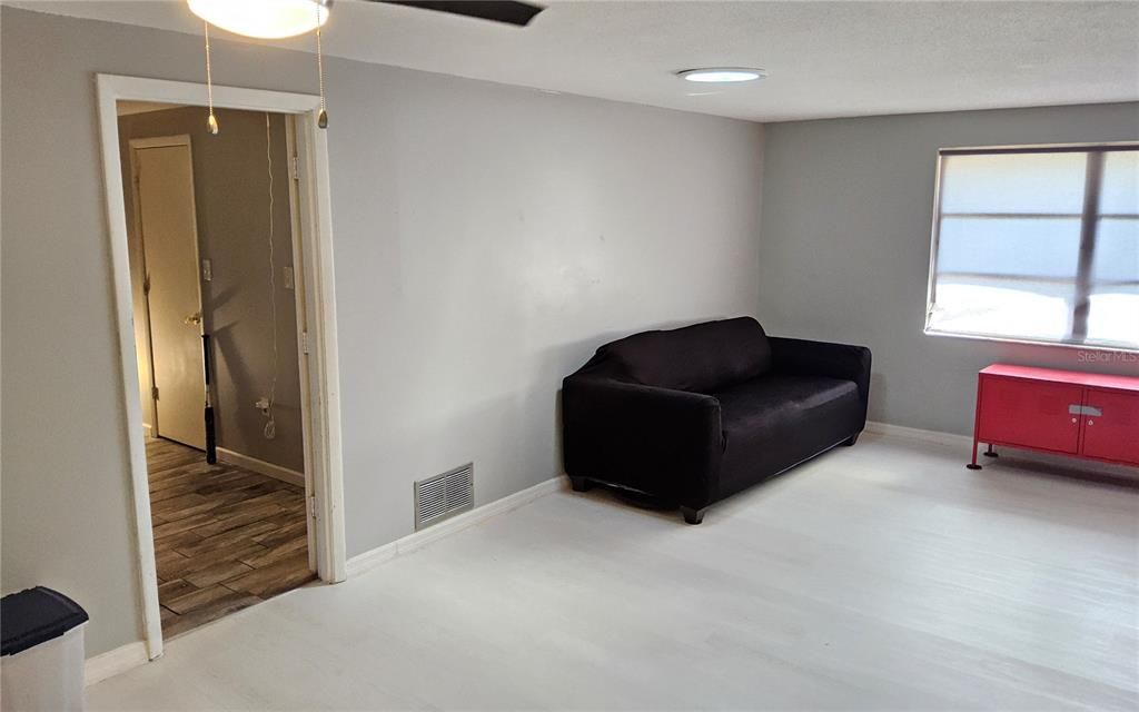 For Sale: $270,000 (2 beds, 2 baths, 1304 Square Feet)