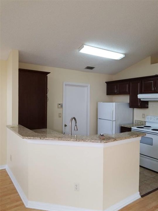 For Rent: $2,095 (3 beds, 2 baths, 1137 Square Feet)