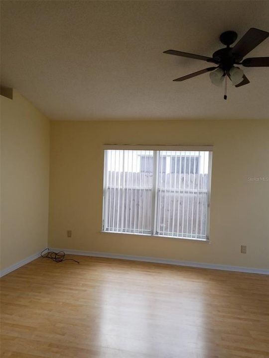 For Rent: $2,095 (3 beds, 2 baths, 1137 Square Feet)