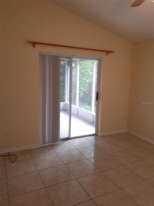 For Rent: $2,095 (3 beds, 2 baths, 1137 Square Feet)