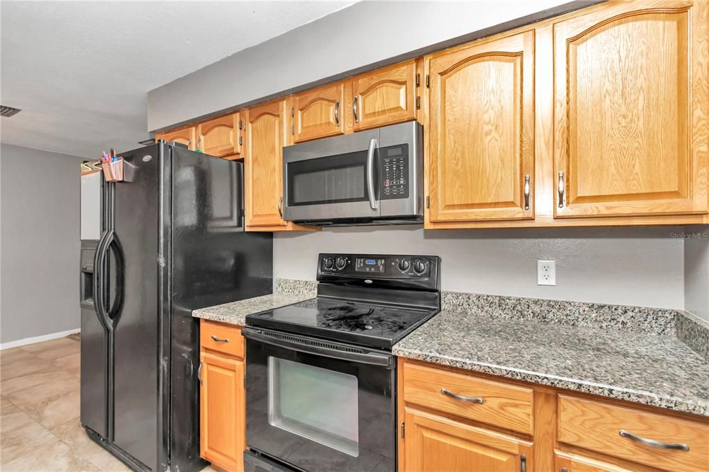 For Sale: $285,000 (4 beds, 2 baths, 1412 Square Feet)