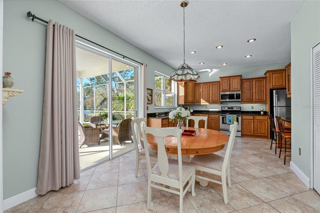 Spacious Kitchen with lots of light and space for a large table