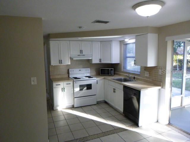 For Rent: $1,675 (2 beds, 1 baths, 907 Square Feet)