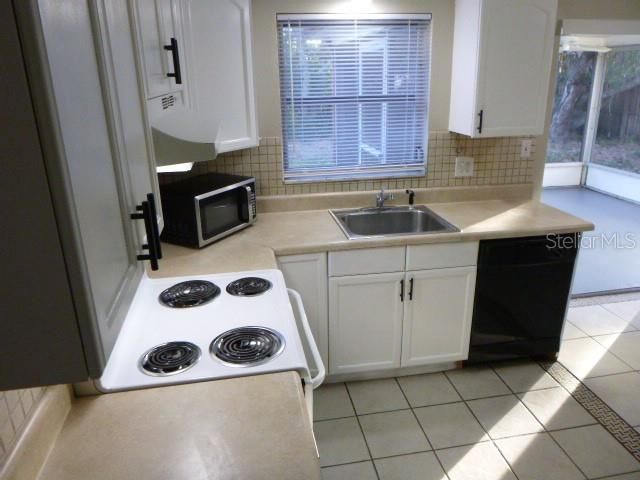 For Rent: $1,675 (2 beds, 1 baths, 907 Square Feet)