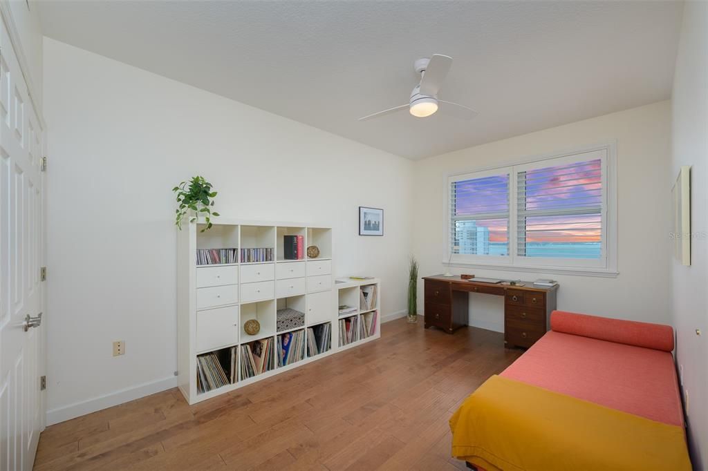 For Sale: $719,500 (2 beds, 1 baths, 970 Square Feet)