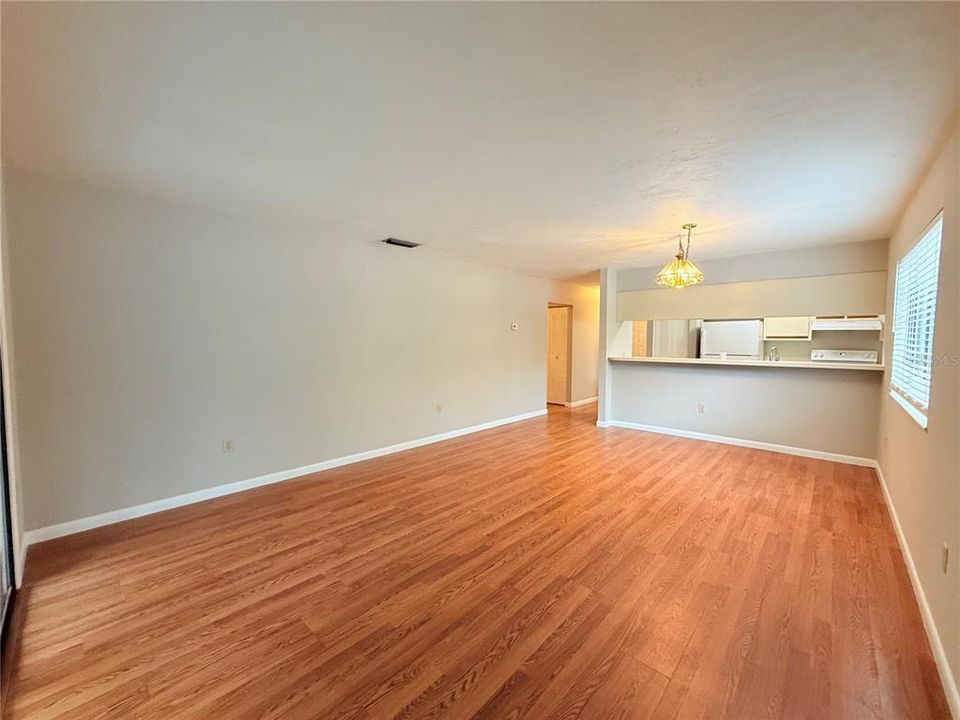 For Sale: $230,000 (2 beds, 2 baths, 1153 Square Feet)