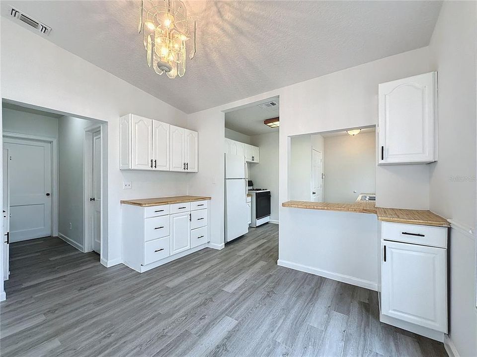 For Sale: $279,000 (3 beds, 1 baths, 1096 Square Feet)