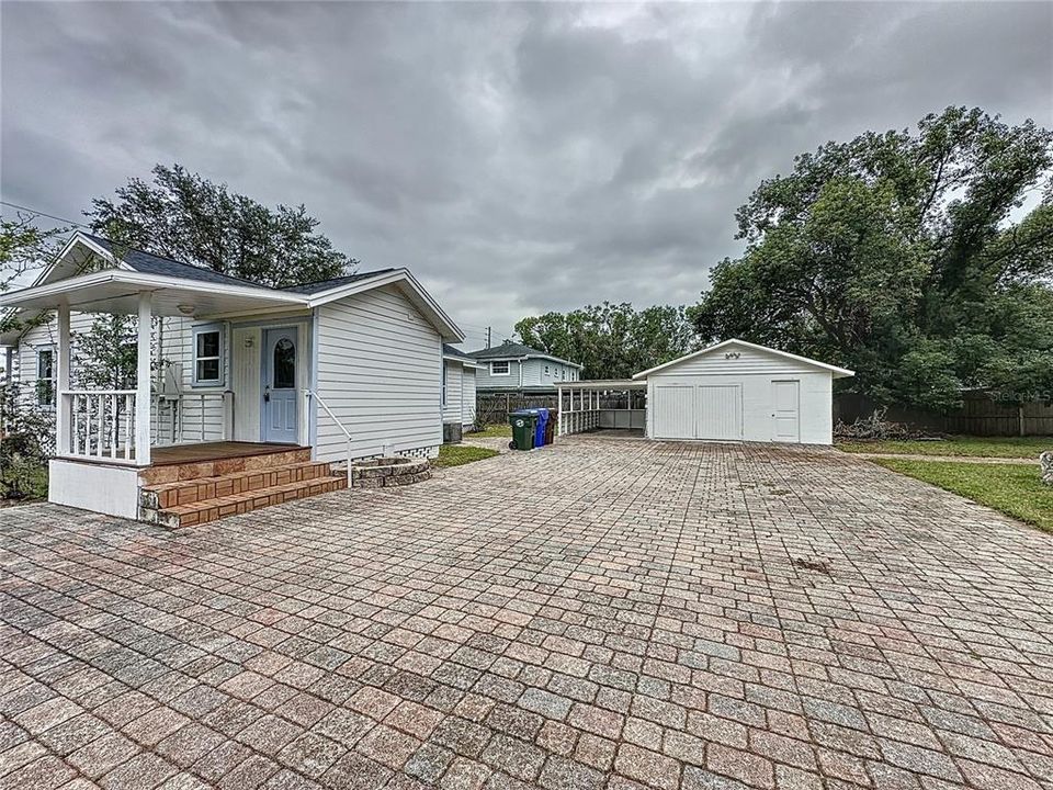 For Sale: $279,000 (3 beds, 1 baths, 1096 Square Feet)