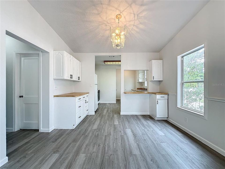 For Sale: $279,000 (3 beds, 1 baths, 1096 Square Feet)