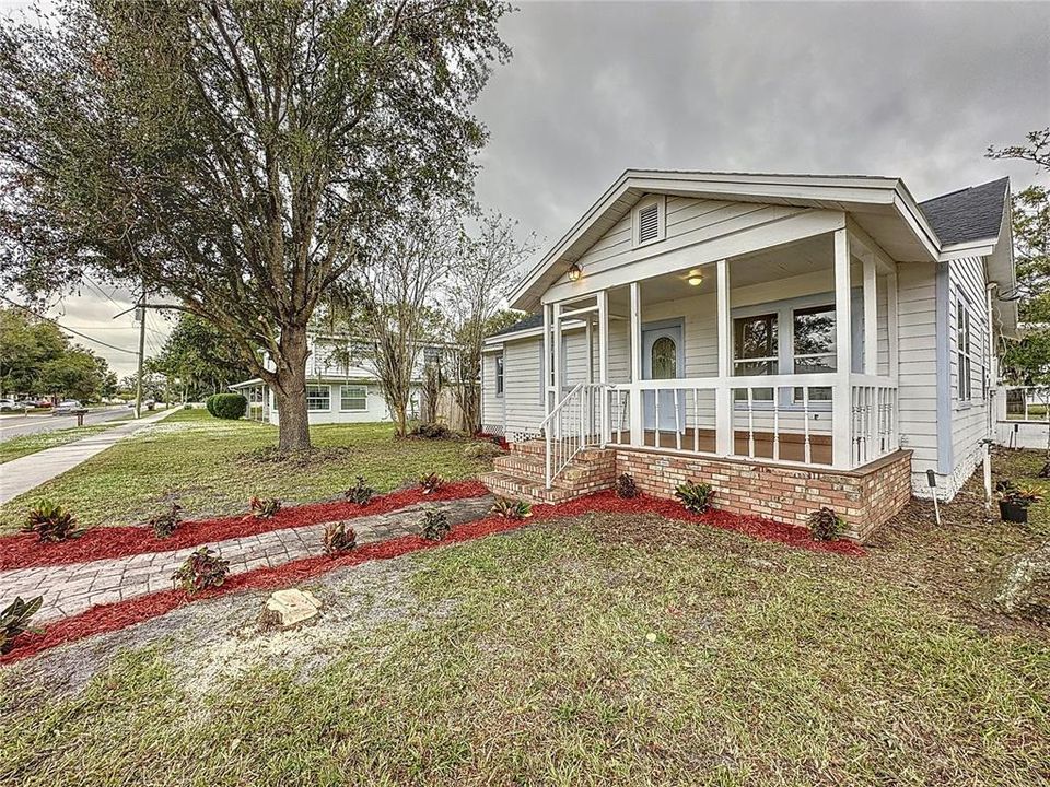 For Sale: $279,000 (3 beds, 1 baths, 1096 Square Feet)