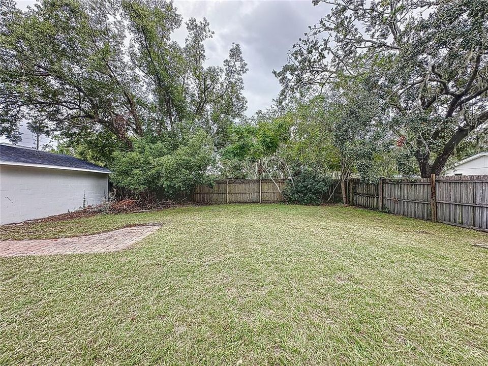 For Sale: $279,000 (3 beds, 1 baths, 1096 Square Feet)